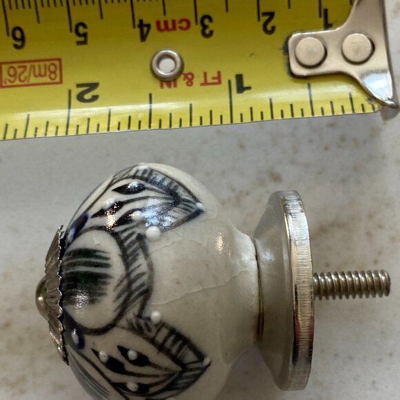 Many sets of 10 yellow ceramic knob/pull - Picture 4 of 5